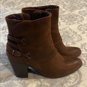 BareTraps Kacey Brown Heeled Zipper Boots, 8.5
